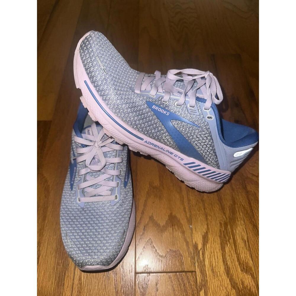 Brooks Adrenaline GTS 22 Womens Size 9 Light Blue / Pink Running Shoes Sneakers